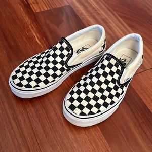 Slip on checkered vans white and black/ Size 8 US womens Shoes . Checker Vans